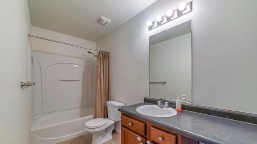 Choix de design pour la salle de bain qui compliquent la vente d'une maison