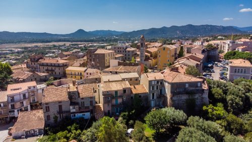 Christian Clavier et sa maison en Corse mise en vente pour 8,5 millions d'euros