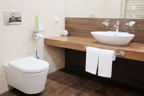 Comment blanchir efficacement le fond de vos toilettes entartrées ?