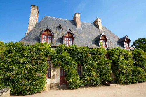 Julien Clerc nous ouvre les portes de sa maison à Vaucresson