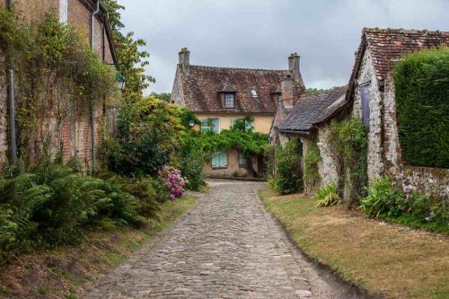 Cécile de France vit dans une maison isolée en Picardie