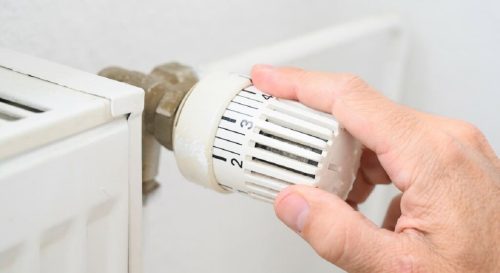 Couper le chauffage ou le laisser fonctionner en journée