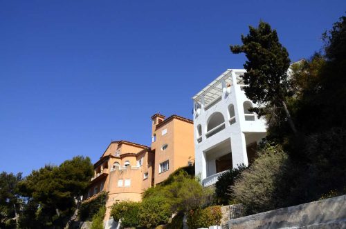 Eve Angeli et sa charmante maison dans un village du sud de la France