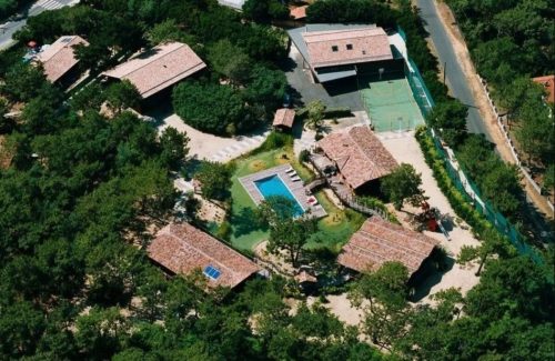 Pascal Obispo et sa splendide villa au bord de l’eau au Cap Ferret