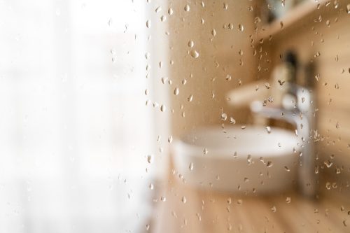 Un produit étonnant pour nettoyer facilement la paroi de douche