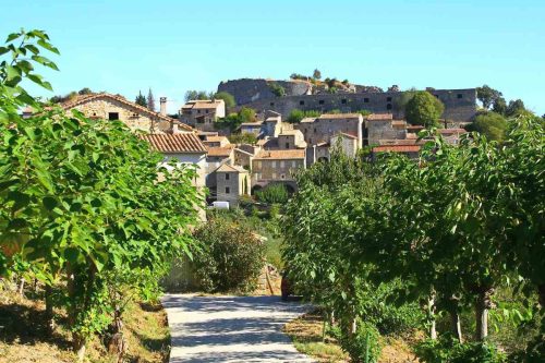 Alexandre Astier a tout quitté pour son château en Ardèche