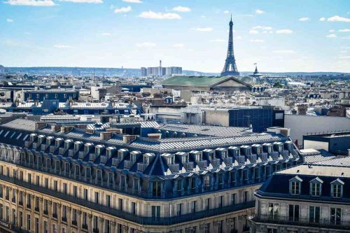 Eddy Mitchell affaibli qui ne quitte presque jamais sa maison isolée à Paris