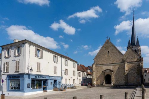 Josiane Balasko et sa demeure hors de prix de 250m² à Jouy-en-Josas