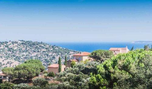Michel Sardou et sa nouvelle villa de luxe sur la Côte d’Azur