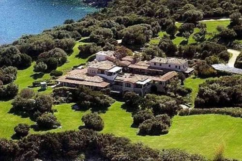 Mort de Berlusconi et l’intérieur de sa luxueuse demeure à 168 millions d’euros