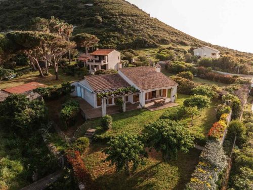 Patrick Fiori et sa maison en Corse qui est face à la mer
