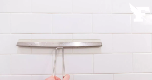 Ventiler une salle de bains sans fenêtre ni VMC
