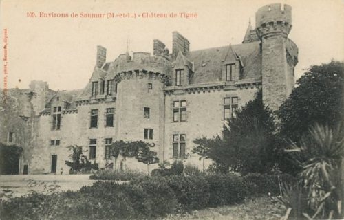 château gothique en Anjou